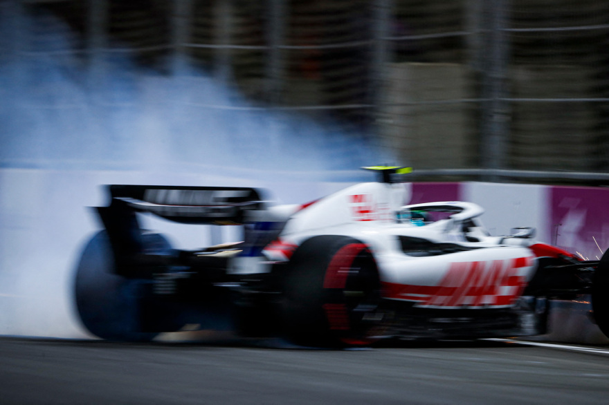 Formula 1, Τρομακτικό ατύχημα του Σουμάχερ προκάλεσε προσωρινή διακοπή - Δείτε βίντεο