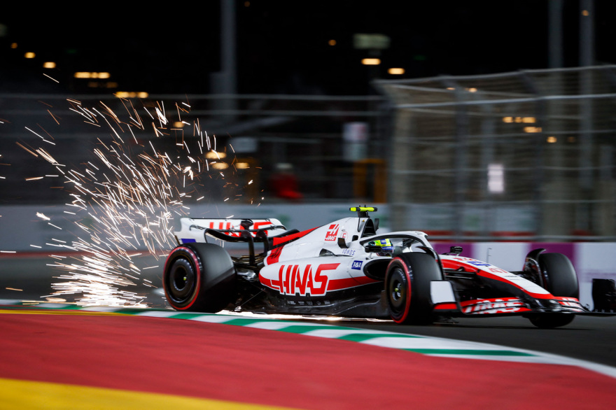 Formula 1, Τρομακτικό ατύχημα του Σουμάχερ προκάλεσε προσωρινή διακοπή - Δείτε βίντεο