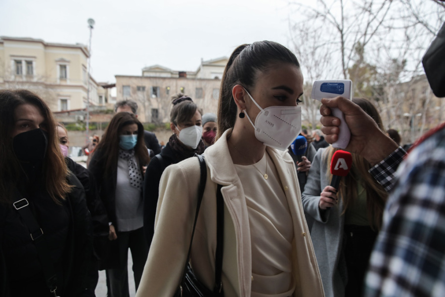 Δίκη Φιλιππίδη: Συνεχίζεται η εξέταση στο δικαστήριο της πρώτης γυναίκας που τον κατήγγειλε για βιασμό κατ’ εξακολούθηση