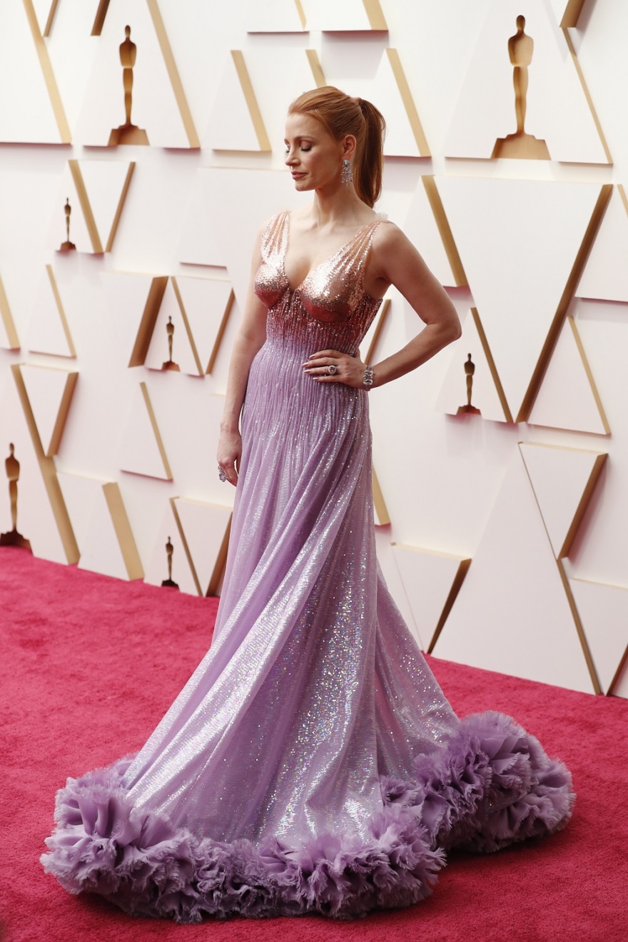 Όσκαρ 2022: H Τζέσικα Τσαστέιν «έκλεψε» τις εντυπώσεις με την εμφάνισή της