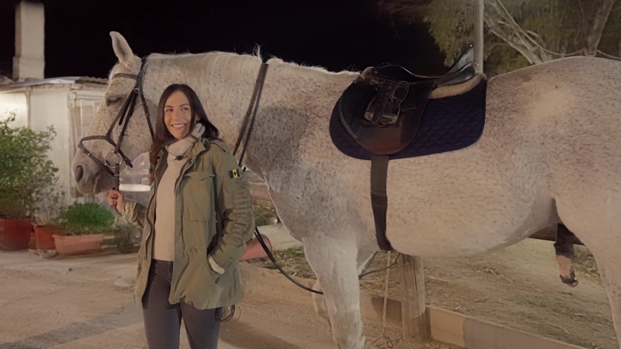 Night Out: Ο Θεοχάρης Ιωαννίδης υποδέχεται τον Πέτρο Ιακωβίδη