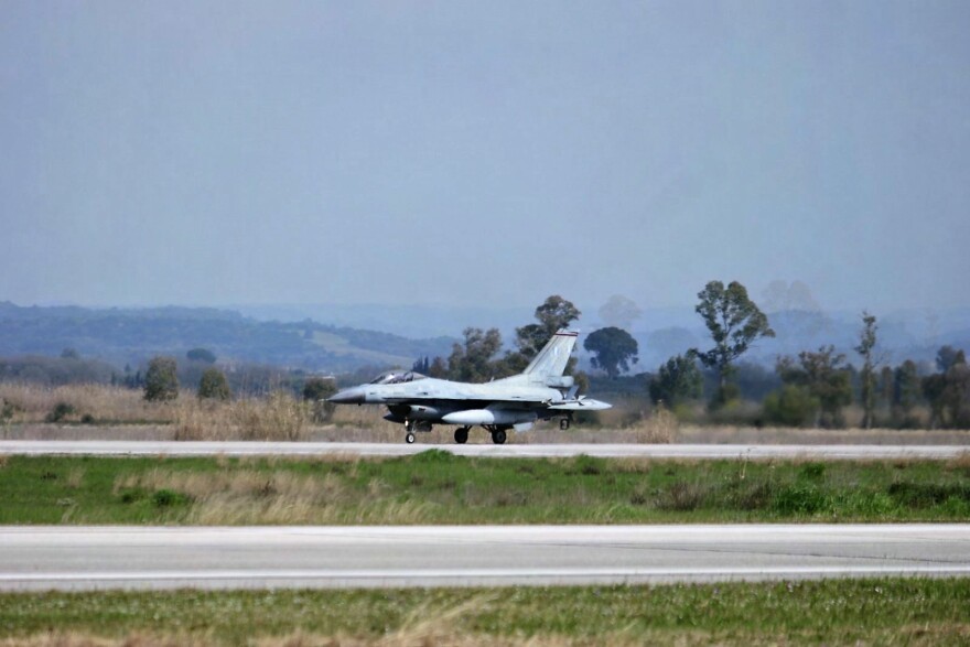 Ξεκίνησε η πολυεθνική άσκηση «Ηνίοχος 22» - Εντυπωσιακές φωτογραφίες από τα μαχητικά