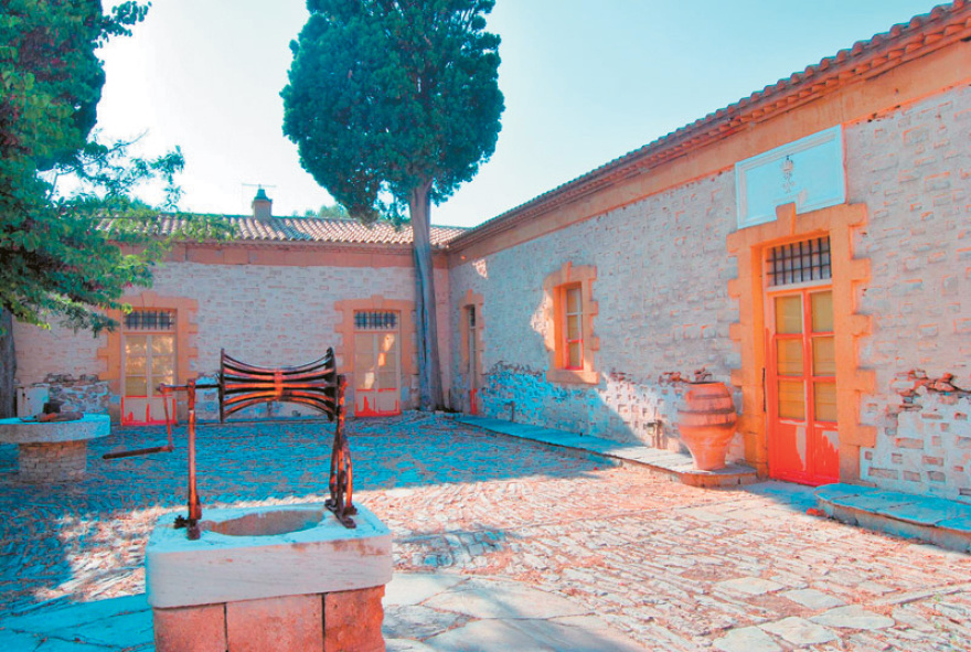 Πρώτη νίκη Εμπειρίκου στη... ναυμαχία για τις «Ελληνικές Μαλδίβες»