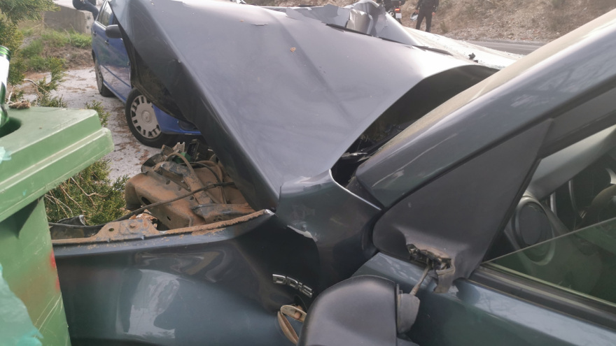 Θεσσαλονίκη: Θανατηφόρο τροχαίο ύστερα από σύγκρουση ΙΧ με λεωφορείο - Δείτε φωτογραφίες