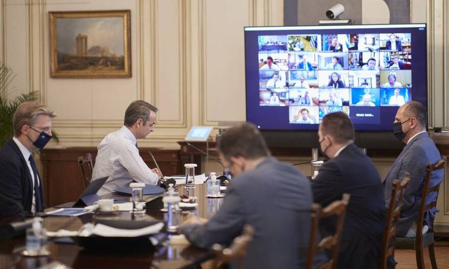 Μητσοτάκης στο υπουργικό: Τέσσερα δισ. ευρώ τα μέτρα για τον εισαγόμενο πληθωρισμό - Επάρκεια στην αγορά