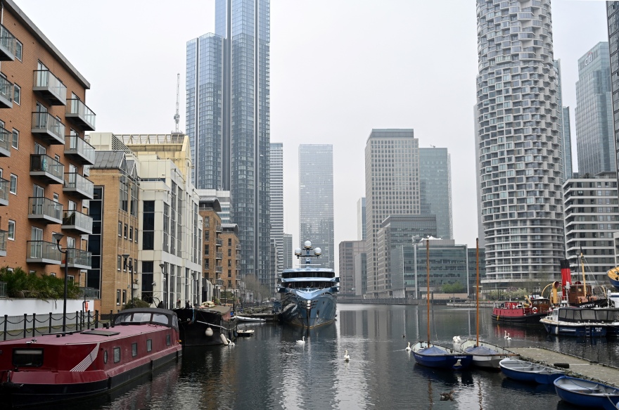 Κυρώσεις κατά της Ρωσίας: Αυτό είναι το σούπερ γιοτ που κατάσχεσε η Βρετανία - Ψάχνουν τον ιδιοκτήτη του