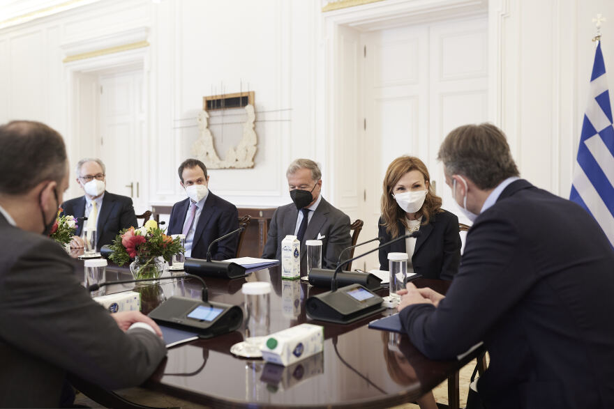 Συνάντηση Μητσοτάκη με το προεδρείο των Εφοπλιστών: Στο τραπέζι η μεταφορά LNG από ελληνόκτητα πλοία