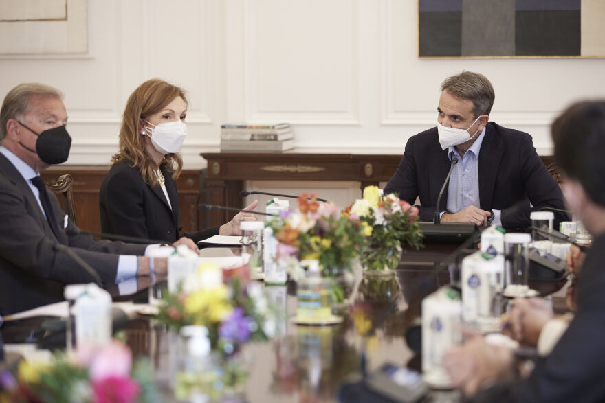 Συνάντηση Μητσοτάκη με το προεδρείο των Εφοπλιστών: Στο τραπέζι η μεταφορά LNG από ελληνόκτητα πλοία