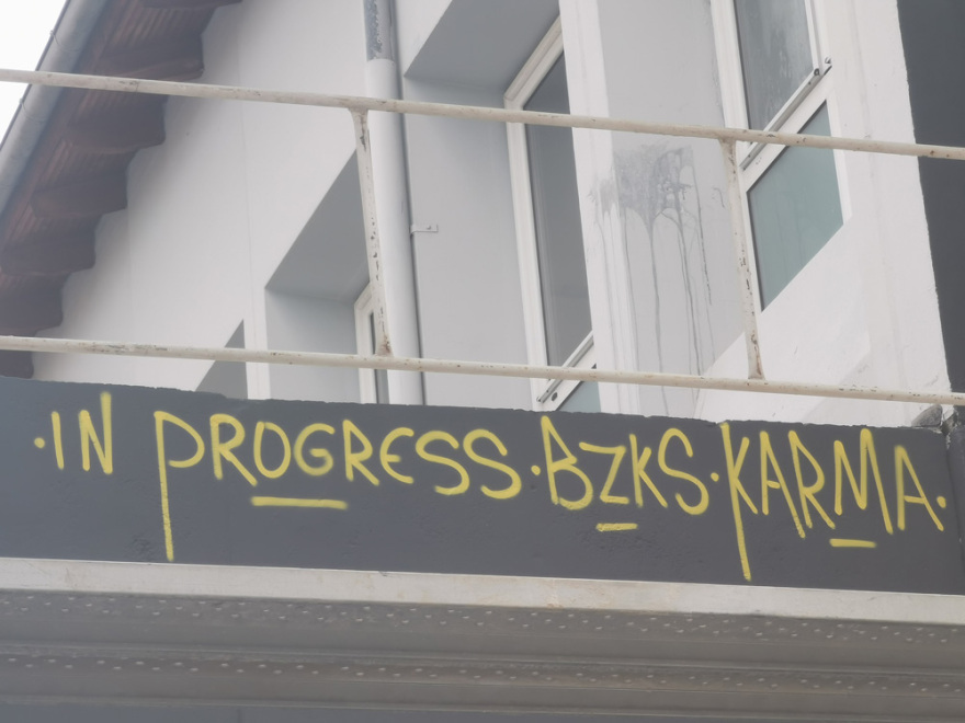 Άλκης Καμπανός: Γκράφιτι με το πρόσωπο και το χαμόγελό του στο σημείο της δολοφονίας