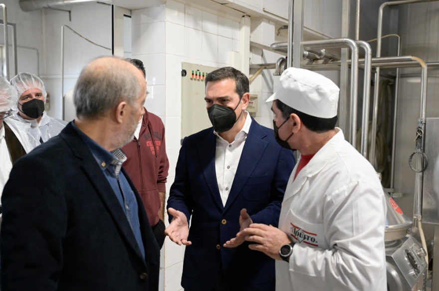 Τσίπρας από την Πάτρα: «Αν δεν αλλάξουμε, θα βουλιάξουμε»