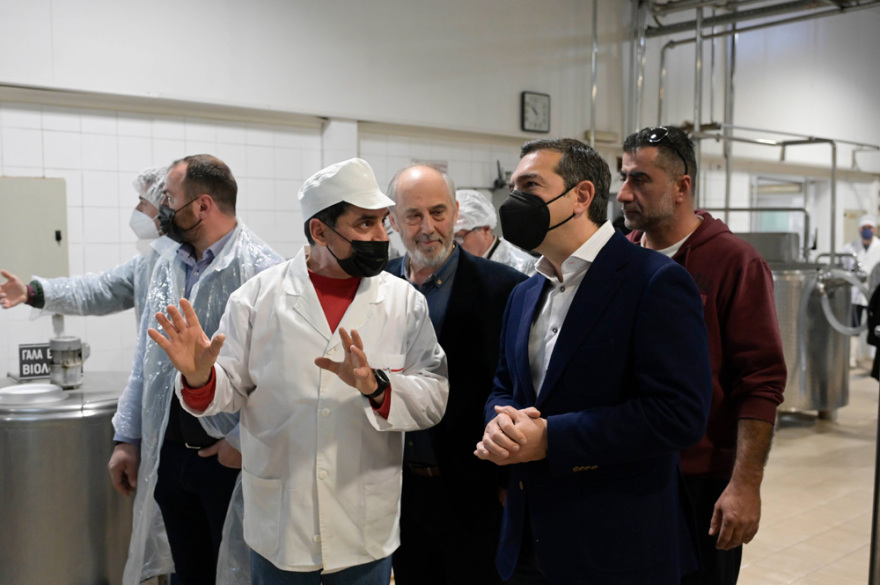 Τσίπρας από την Πάτρα: «Αν δεν αλλάξουμε, θα βουλιάξουμε»