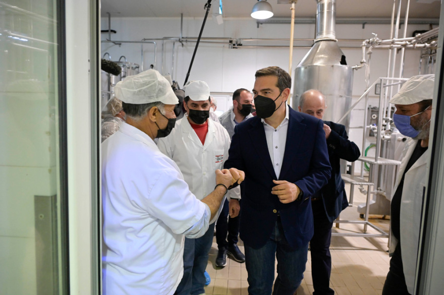 Τσίπρας από την Πάτρα: «Αν δεν αλλάξουμε, θα βουλιάξουμε»