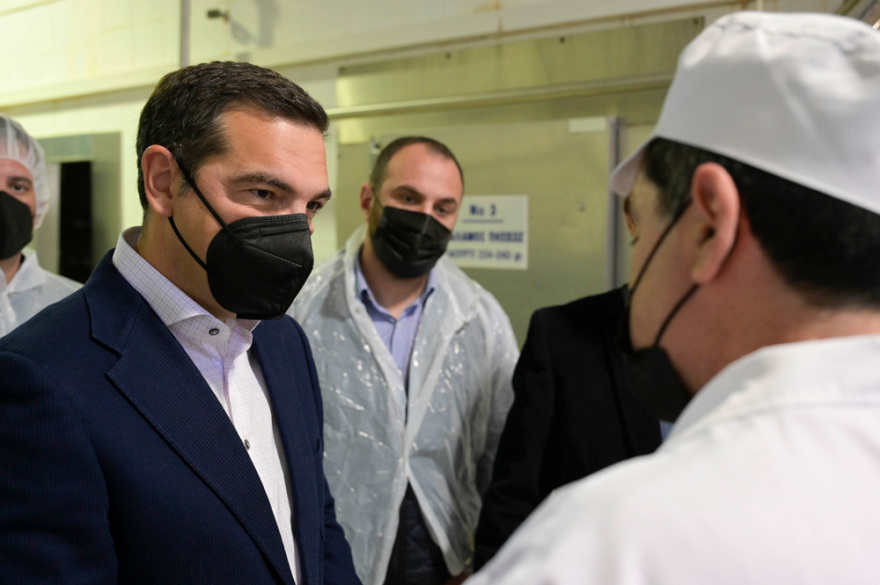 Τσίπρας από την Πάτρα: «Αν δεν αλλάξουμε, θα βουλιάξουμε»