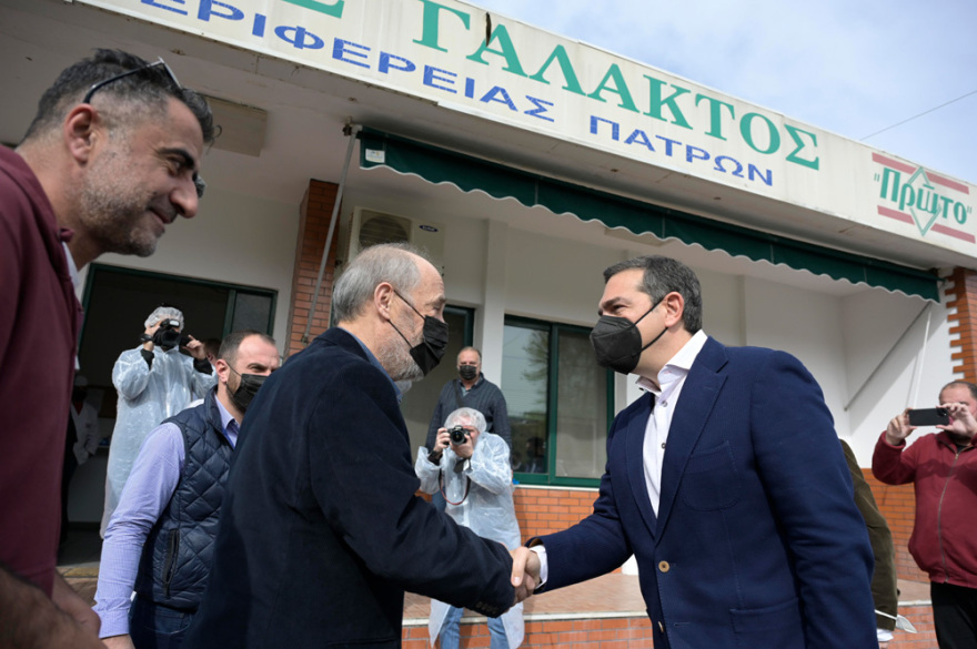 Τσίπρας από την Πάτρα: «Αν δεν αλλάξουμε, θα βουλιάξουμε»