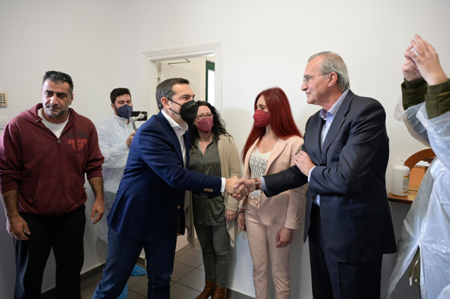 Τσίπρας από την Πάτρα: «Αν δεν αλλάξουμε, θα βουλιάξουμε»