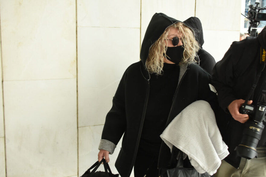 Ρούλα Πισπιρίγκου: Δυο ώρες έμειναν στη ΓΑΔΑ η μητέρα και η αδερφή της - «Αφήστε μας ήσυχες» είπαν στους δημοσιογράφους