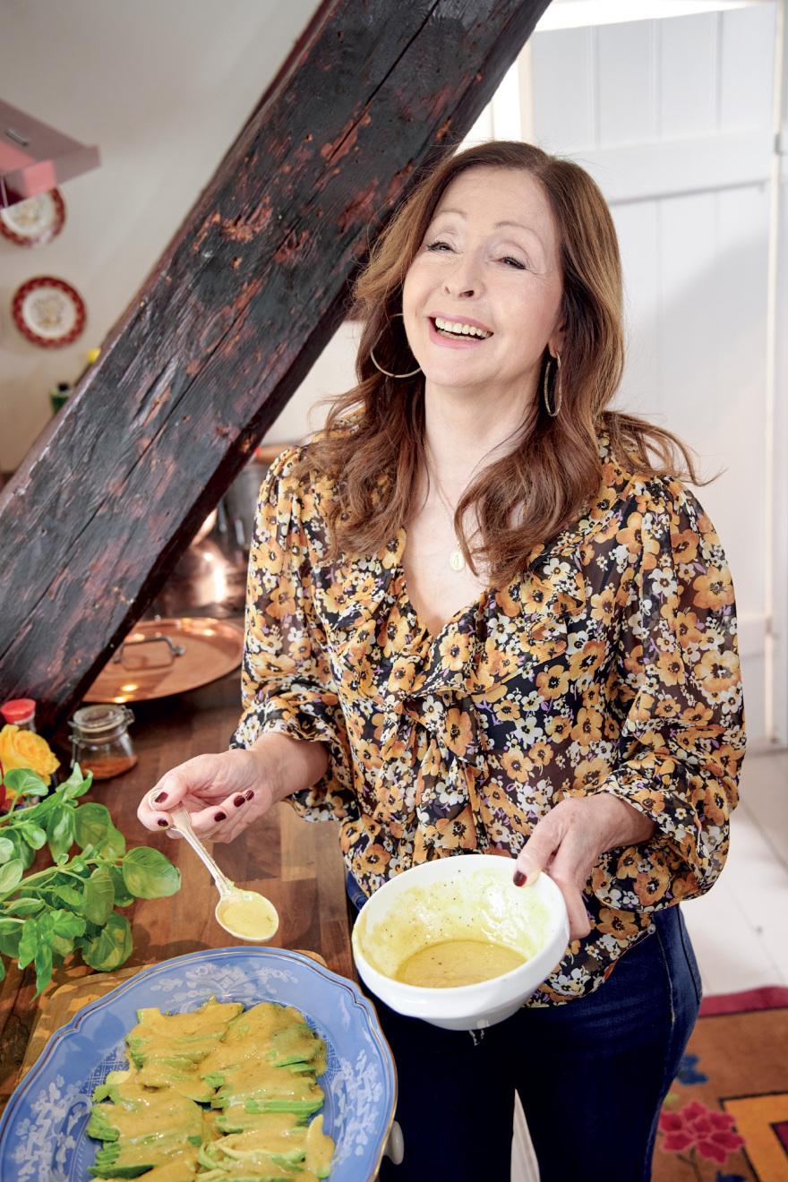 Η Βίκυ Λέανδρος φιλοξενεί Ουκρανούς πρόσφυγες: «Το σπίτι μου είναι μια αγκαλιά για όλους»