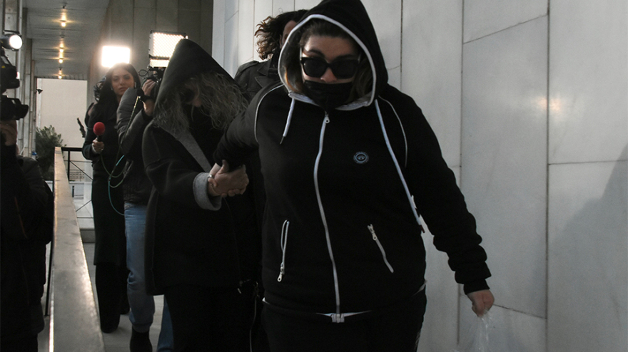 Ρούλα Πισπιρίγκου: Δυο ώρες έμειναν στη ΓΑΔΑ η μητέρα και η αδερφή της - «Αφήστε μας ήσυχες» είπαν στους δημοσιογράφους