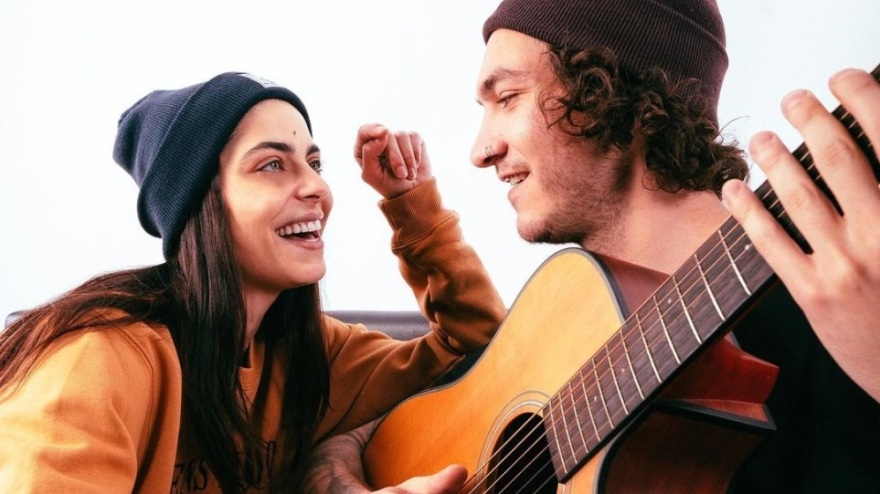 Survivor: Η Μυριέλλα Κουρεντή επέστρεψε στην Ελλάδα - Το πρόσωπο «έκπληξη» που την περίμενε στο αεροδρόμιο