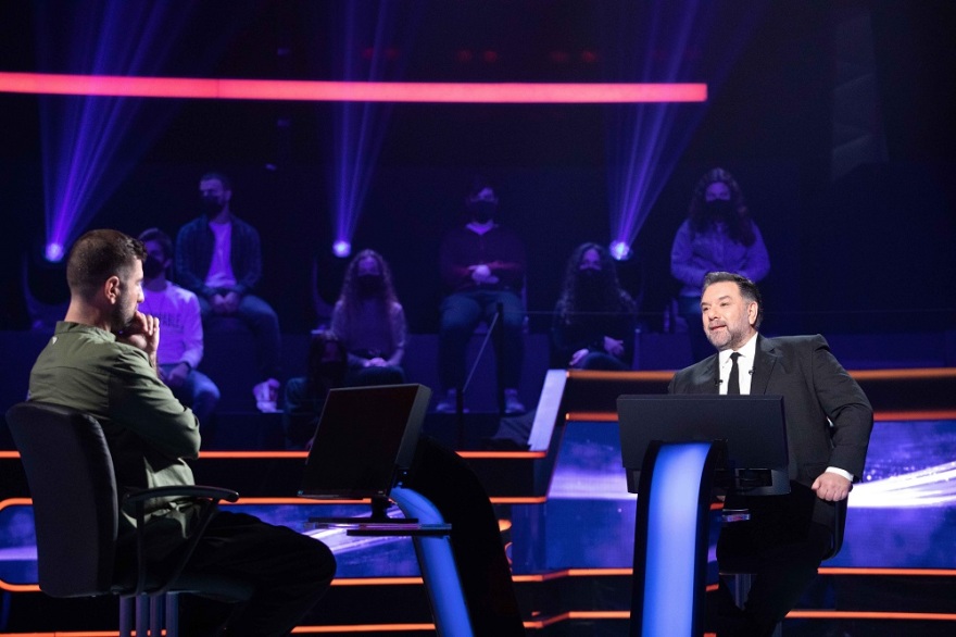 Ποιος θέλει να γίνει εκατομμυριούχος: Ξεκίνησαν τα γυρίσματα με τον Γρηγόρη Αρναούτογλου