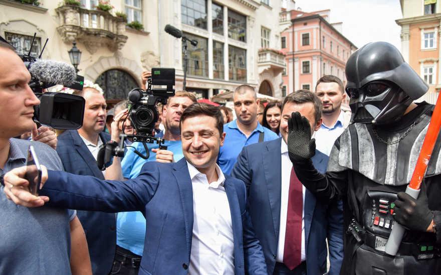 Ζελένσκι: Με Αριστοτέλη και social media κέρδισε τον πόλεμο της επικοινωνίας - Αύριο η ομιλία του στη Βουλή