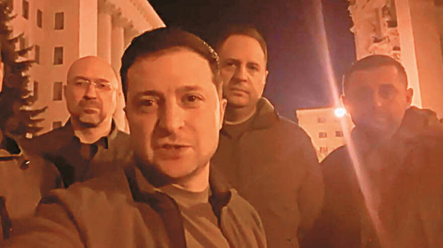 Ζελένσκι: Με Αριστοτέλη και social media κέρδισε τον πόλεμο της επικοινωνίας - Αύριο η ομιλία του στη Βουλή