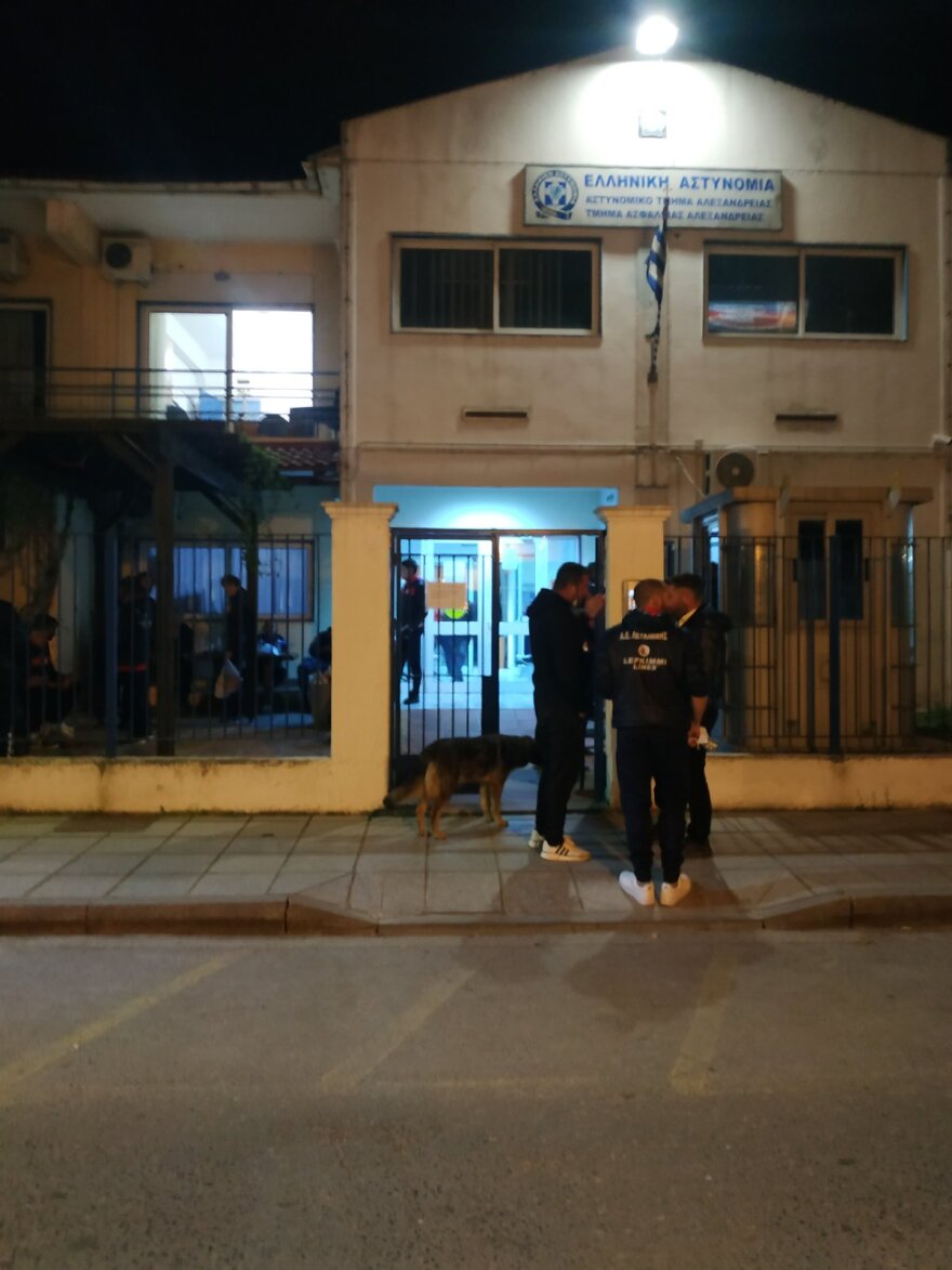 Ημαθία: «Θα φύγετε πεθαμένοι» φώναζαν οι ροπαλοφόροι στα επεισόδια με μαχαιρώματα σε αγώνα Γ’ Εθνικής