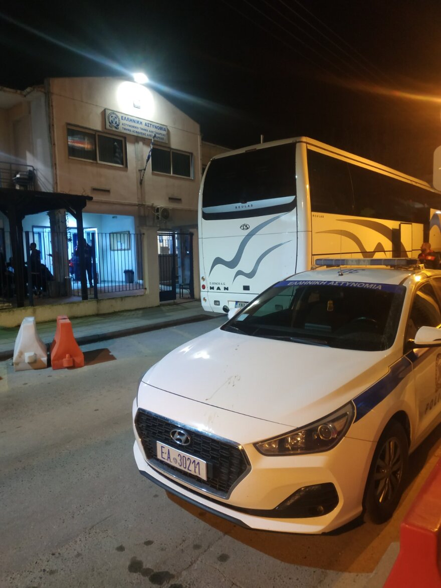 Ημαθία: «Θα φύγετε πεθαμένοι» φώναζαν οι ροπαλοφόροι στα επεισόδια με μαχαιρώματα σε αγώνα Γ’ Εθνικής