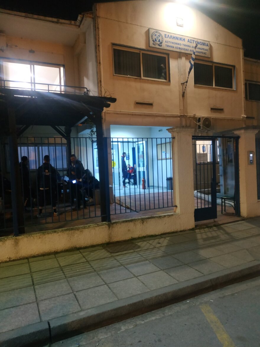 Ημαθία: «Θα φύγετε πεθαμένοι» φώναζαν οι ροπαλοφόροι στα επεισόδια με μαχαιρώματα σε αγώνα Γ’ Εθνικής