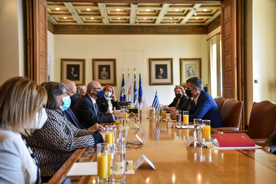 Δήμος Αθηναίων: Μνημείο στην Αθήνα για τους Πεσόντες της Κυπριακής τραγωδίας ανακοίνωσε ο Μπακογιάννης