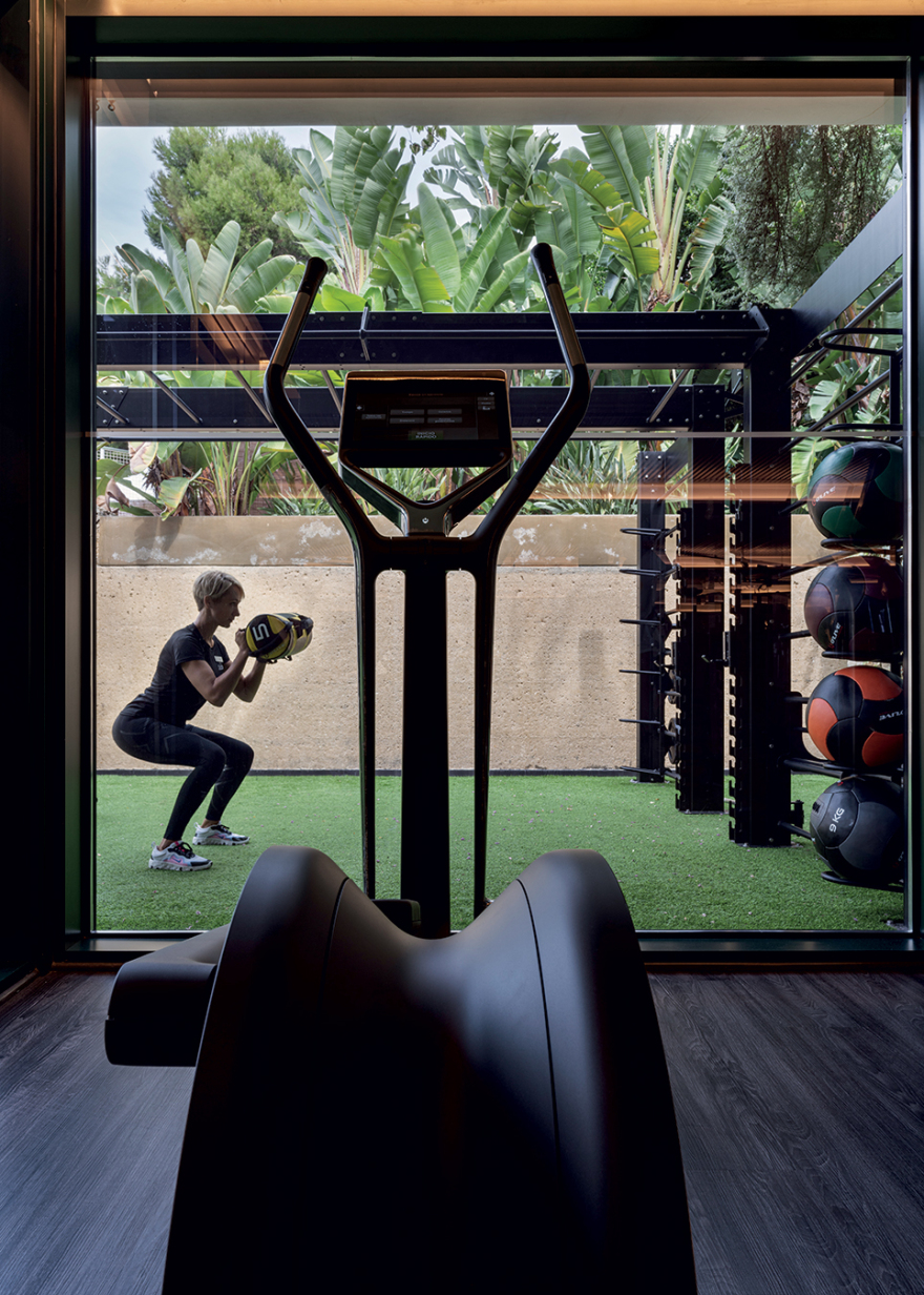 Η κλινική, ελιξίριο νεότητας των σταρ