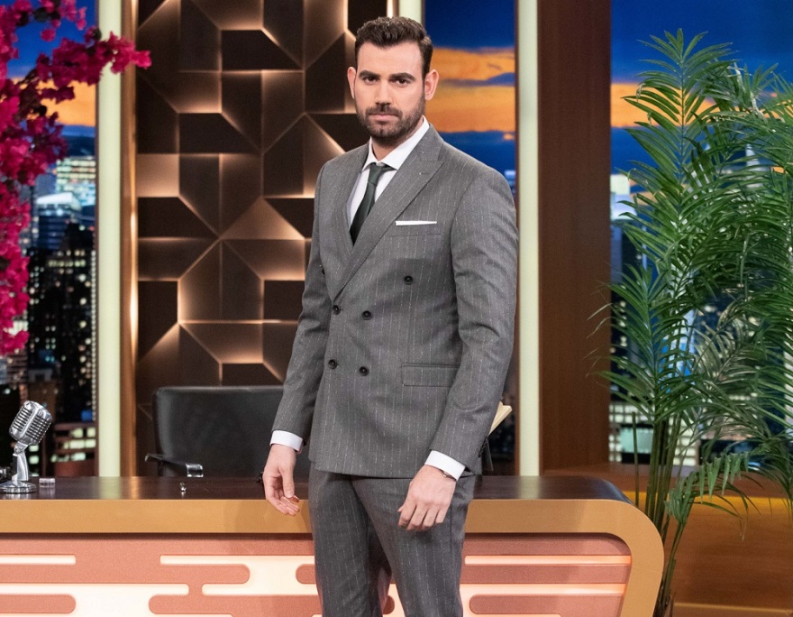 The 2Night Show: Ο Γρηγόρης Αρναούτογλου υποδέχεται τον Νίκο Πολυδερόπουλο και τη Δανάη Μπάρκα