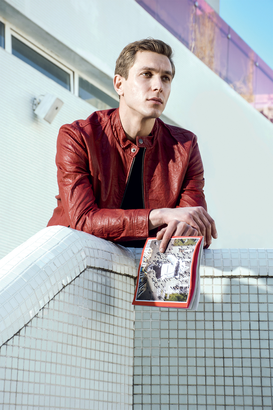 Έντουαρντ Στεργίου: Η βοήθεια στην Ουκρανία, οι νέες του συνεργασίες και η γυναίκα που επιθυμεί στη ζωή του