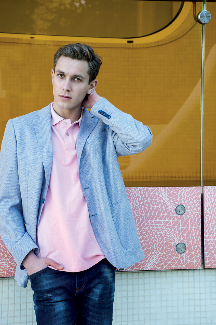 Έντουαρντ Στεργίου: Η βοήθεια στην Ουκρανία, οι νέες του συνεργασίες και η γυναίκα που επιθυμεί στη ζωή του