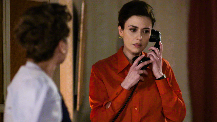 Άγριες Μέλισσες: Η Μυρσίνη βρίσκεται με την πλάτη στον τοίχο