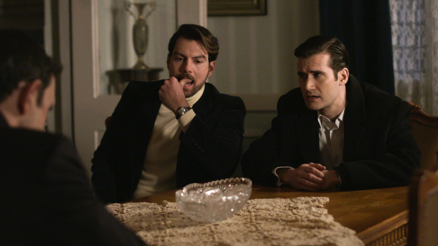 Άγριες Μέλισσες: Η Μυρσίνη βρίσκεται με την πλάτη στον τοίχο