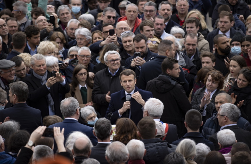 Γαλλικές εκλογές: Στις κάλπες σήμερα η χώρα - Θρίλερ για Μακρόν και Λε Πεν