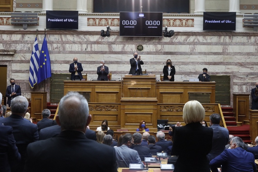 Όσα έγιναν στην Ολομέλεια στην ομιλία Ζελένσκι - Το χειροκρότημα και οι απουσίες