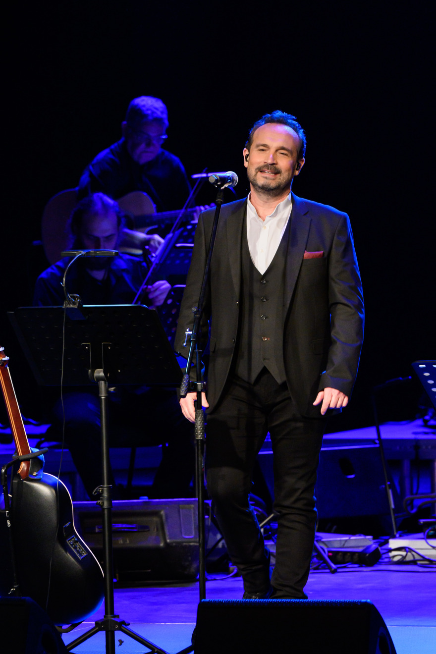 Τα λογοκριμένα: Με μεγάλη επιτυχία πραγματοποιήθηκε η μουσική παράσταση του Κώστα Μακεδόνα