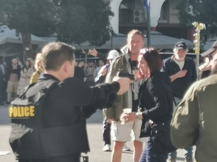 The Bricklayer: Πυροβολισμοί και κυνηγητό στην πλατεία Αριστοτέλους - Δείτε βίντεο