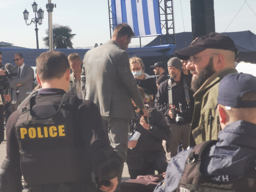 The Bricklayer: Πυροβολισμοί και κυνηγητό στην πλατεία Αριστοτέλους - Δείτε βίντεο