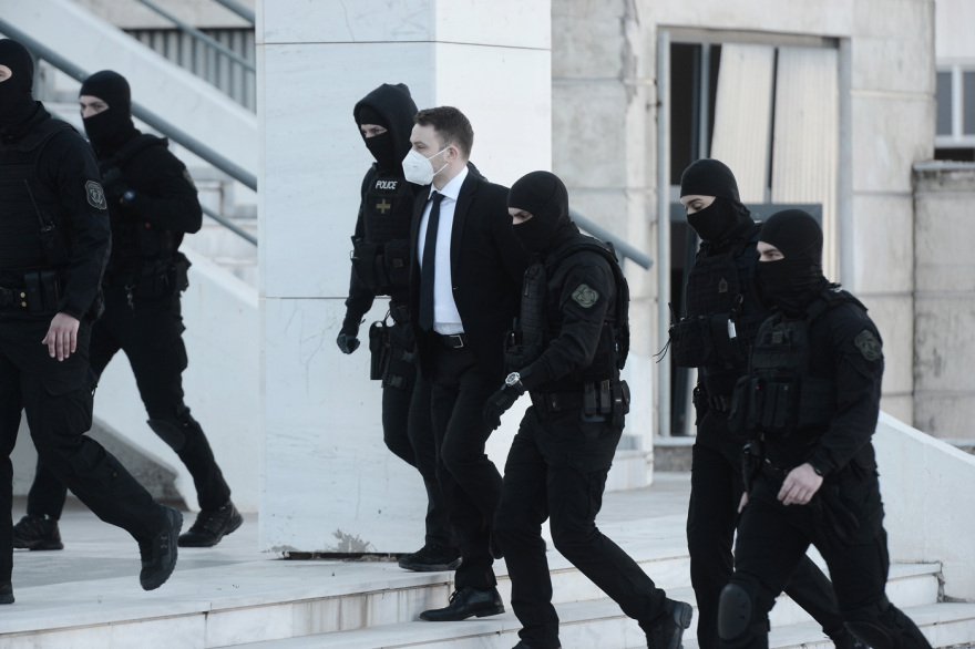 Αναγνωστόπουλος: Ατάραχος στο εδώλιο - Δήλωσε έγγαμος και χήρος