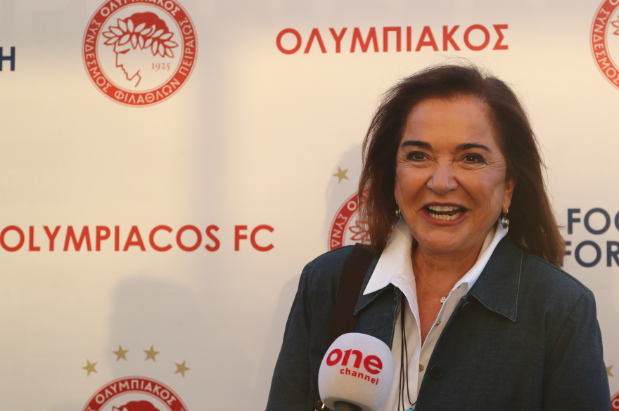 Πόλεμος στην Ουκρανία: Ιστορικό φιλικό του Ολυμπιακού με τη Σαχτάρ - Ποιοι επώνυμοι έδωσαν το «παρών» στο «Γ. Καραϊσκάκης» 