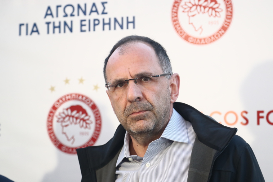 Πόλεμος στην Ουκρανία: Ιστορικό φιλικό του Ολυμπιακού με τη Σαχτάρ - Ποιοι επώνυμοι έδωσαν το «παρών» στο «Γ. Καραϊσκάκης» 