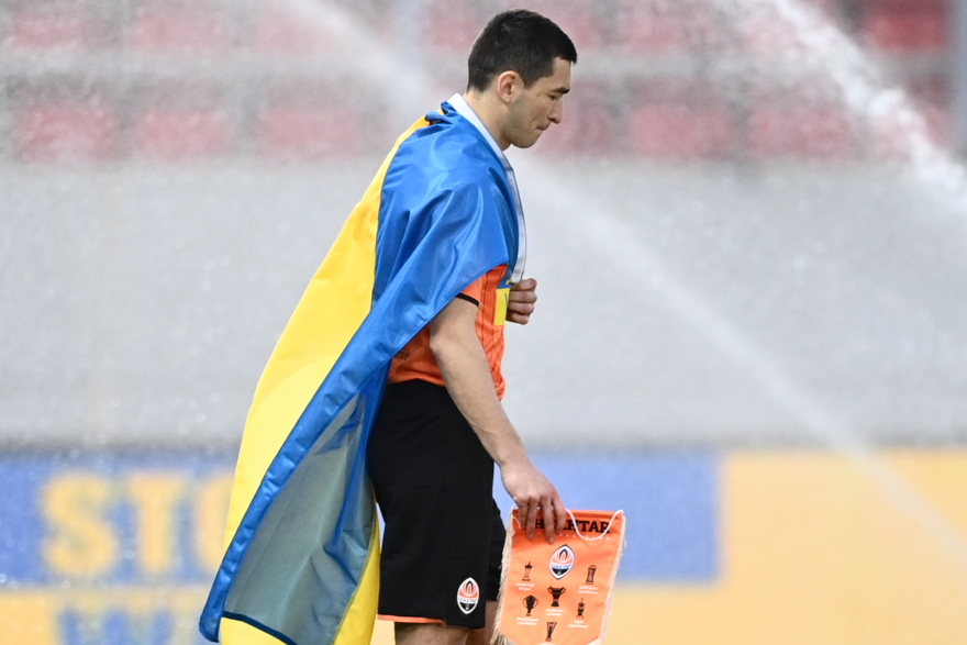 Ολυμπιακός-Σαχτάρ 1-0: Έβαλαν γκολ στον πόλεμο - Δείτε βίντεο 