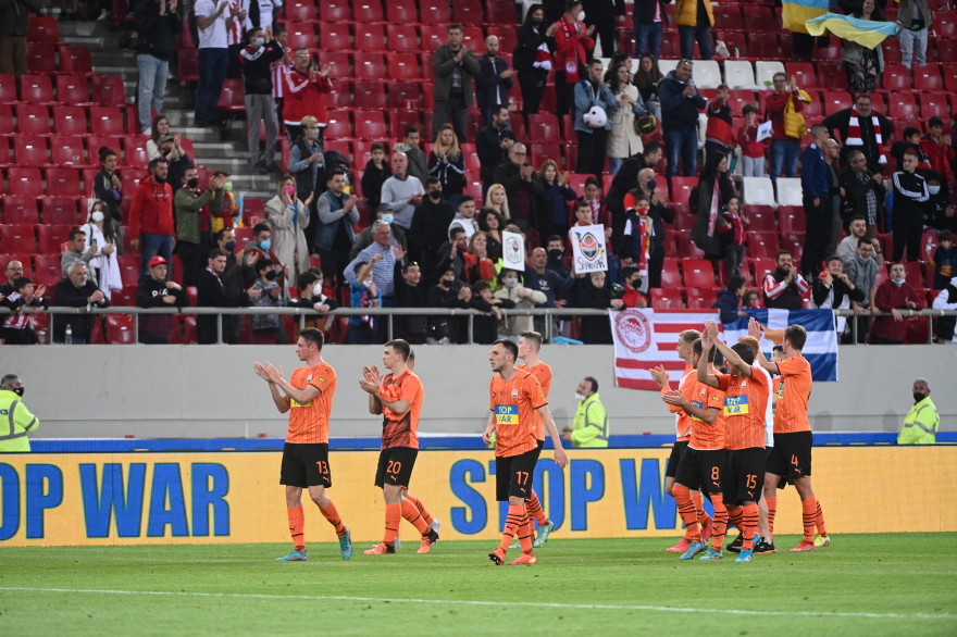 Ολυμπιακός-Σαχτάρ 1-0: Έβαλαν γκολ στον πόλεμο - Δείτε βίντεο 