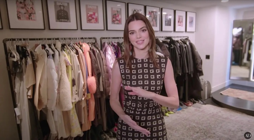 Οκτώ διάσημες κυρίες μας δείχνουν τις ντουλάπες τους - Βίντεο και φωτογραφίες