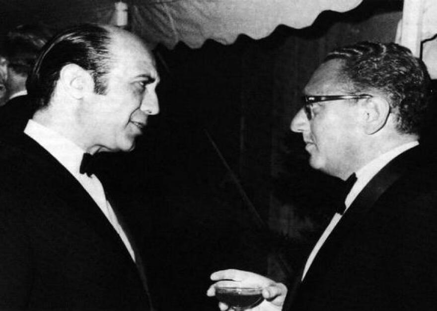 Watergate - Ηλίας Δημητρακόπουλος: Ο Έλληνας ρεπόρτερ πίσω από το σκάνδαλο γίνεται ο «Άνθρωπος-Κλειδί» του James H. Barron