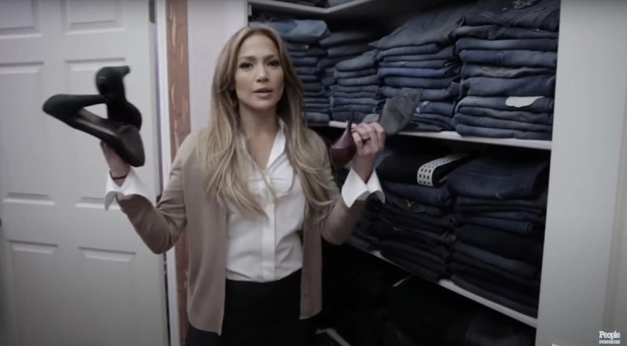 Οκτώ διάσημες κυρίες μας δείχνουν τις ντουλάπες τους - Βίντεο και φωτογραφίες