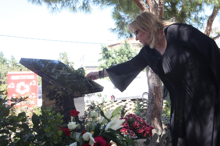 Γιώργος Καραϊβάζ: Τελέστηκε τρισάγιο στον τόπο που τον δολοφόνησαν